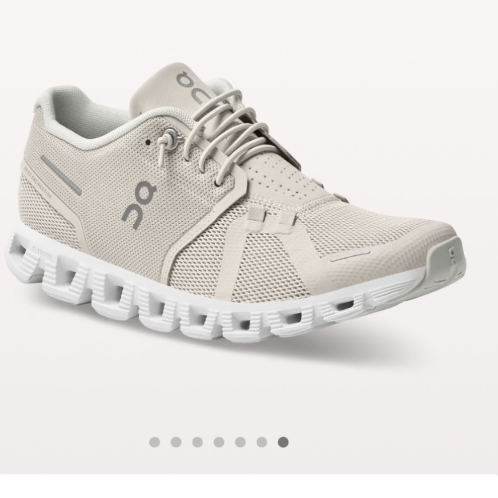 On Running Cloud 5 Sneakers